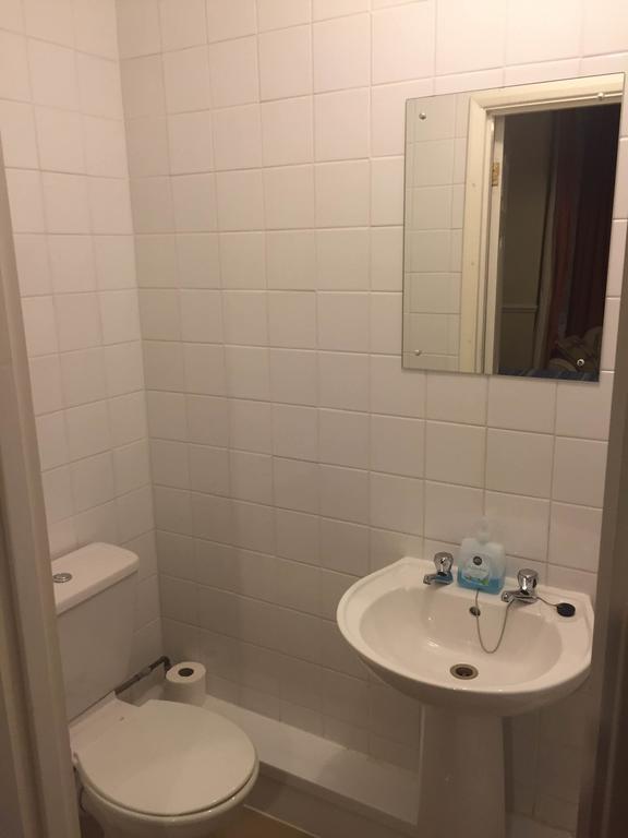 Guest house Southend Inn Hotel - Close To Beach, Train Station & Southend Airport Southend-on-Sea